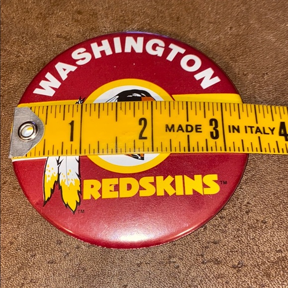 Washington Redskins Pin Back By Wincraft Collectible Sports Memorabilia - Picture 4 of 4